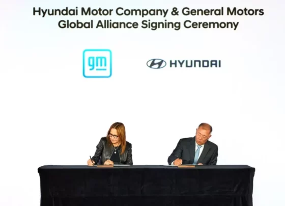 Hyundai e GM assinam memorando de entendimento para colaboração em veículos, cadeia de suprimentos e tecnologias de energia limpa